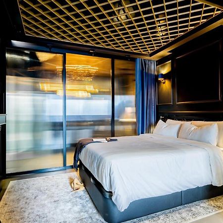 Suite Shibari By Justine Apartments Sobria Elegante Y Pecaminosa Apartamento Turistico En Madrid Rio מראה חיצוני תמונה